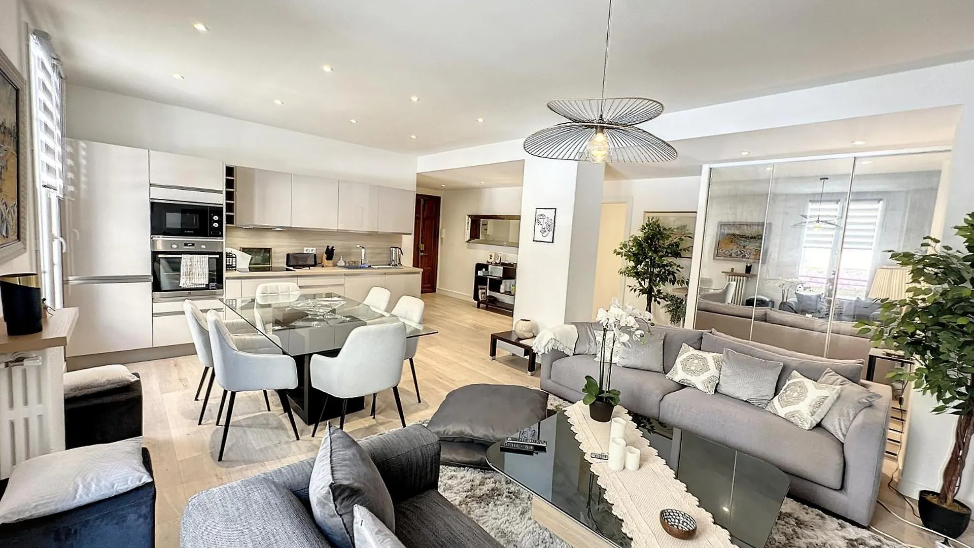 Pah1 - Tres Beau 2 Pieces Dans Une Rue Pietonne Cannes
